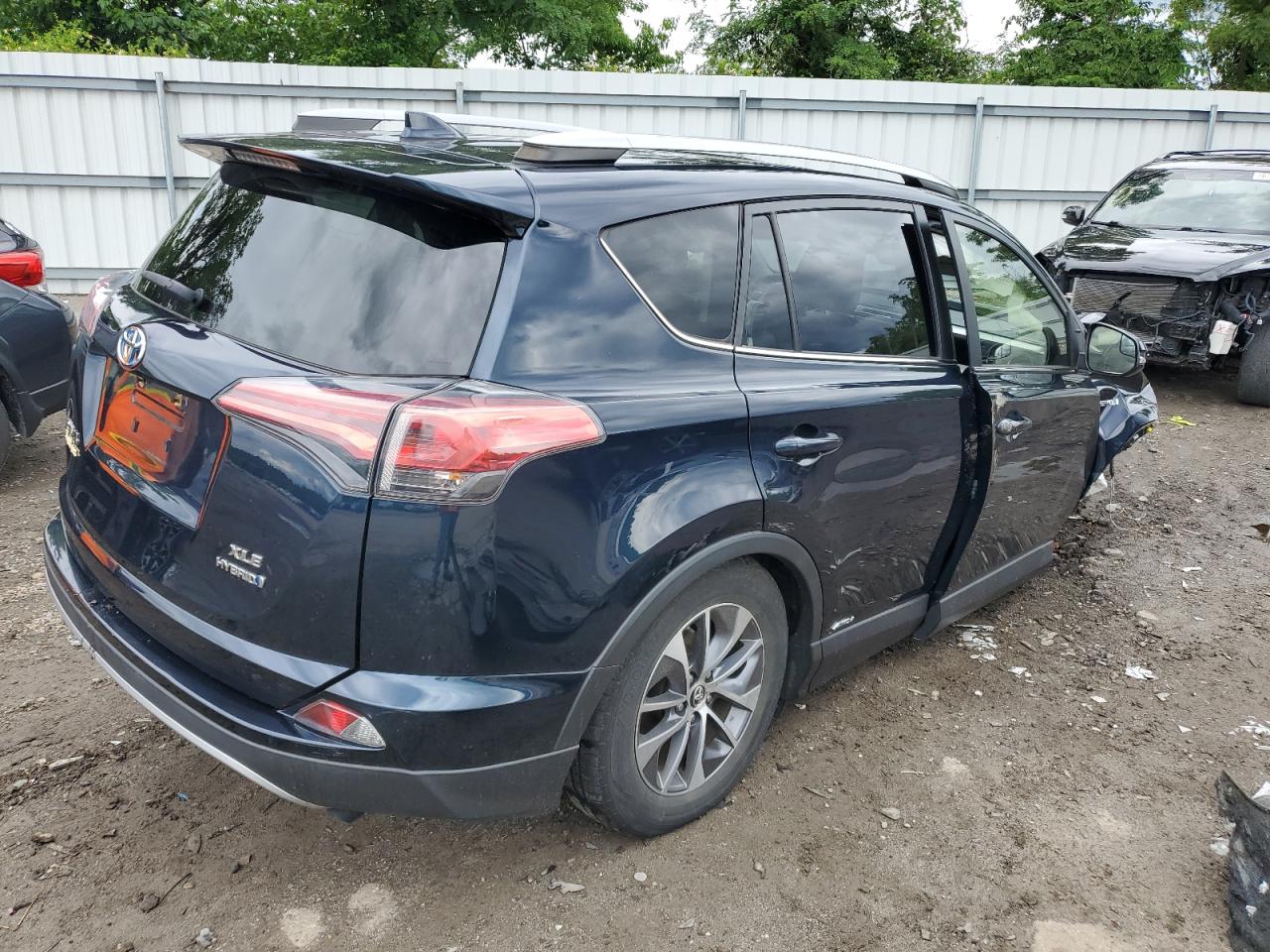 JTMRJREV2HD140472 TOYOTA RAV4 2017