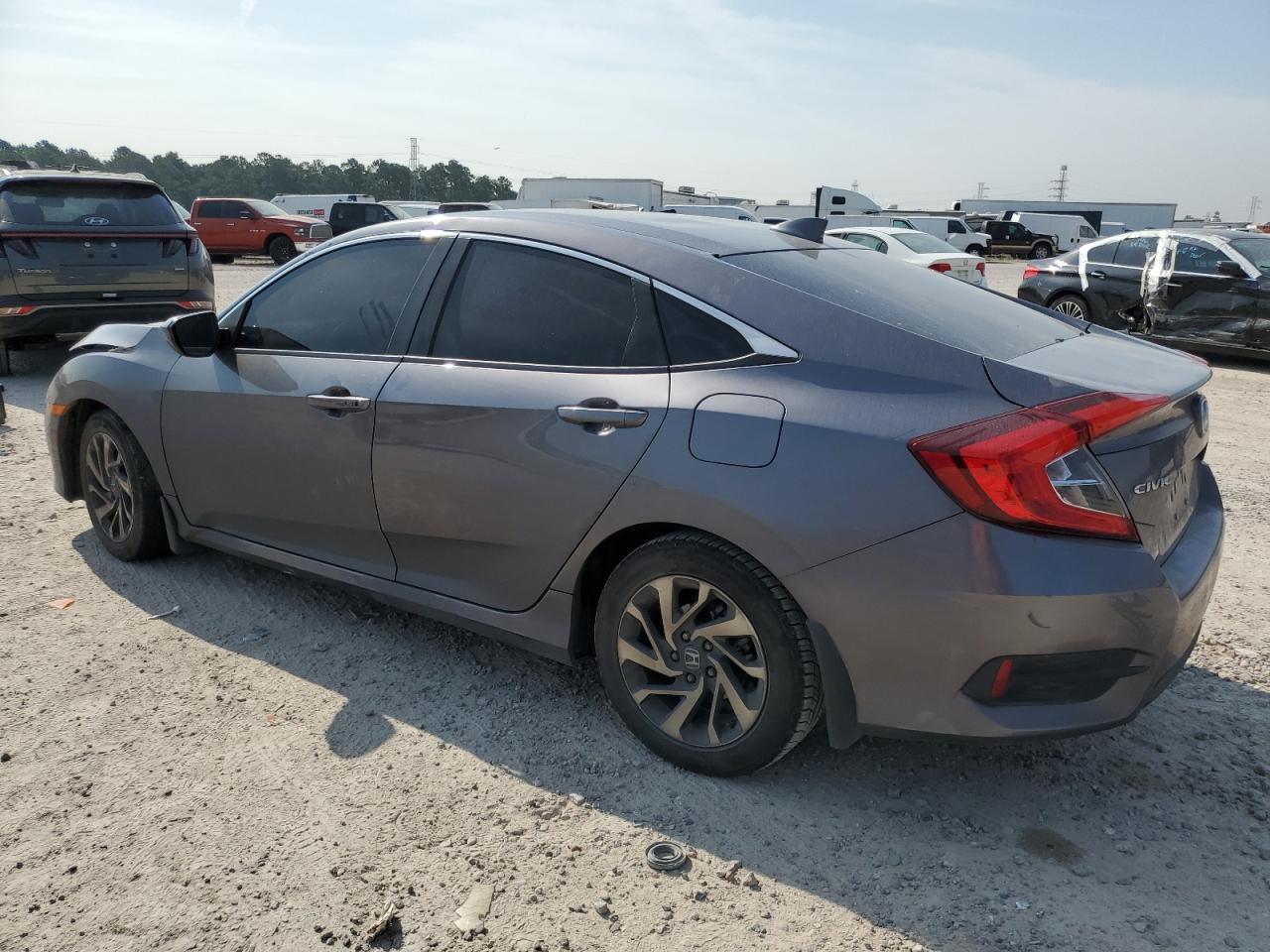 19XFC2F77JE020983 HONDA CIVIC 2018