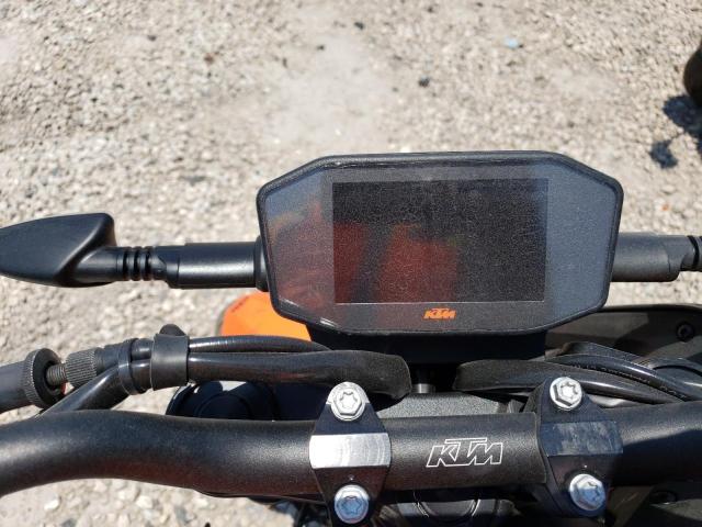 2022 KTM 890 DUKE R VBKTU9404NM842175