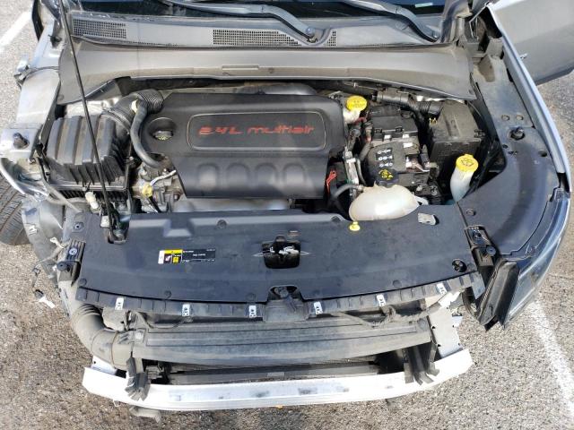 3C4NJCBB1JT414332 Jeep Compass Latitude