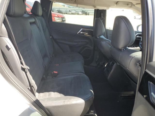 JA4J4UA84NZ016543 Mitsubishi Outlander Se