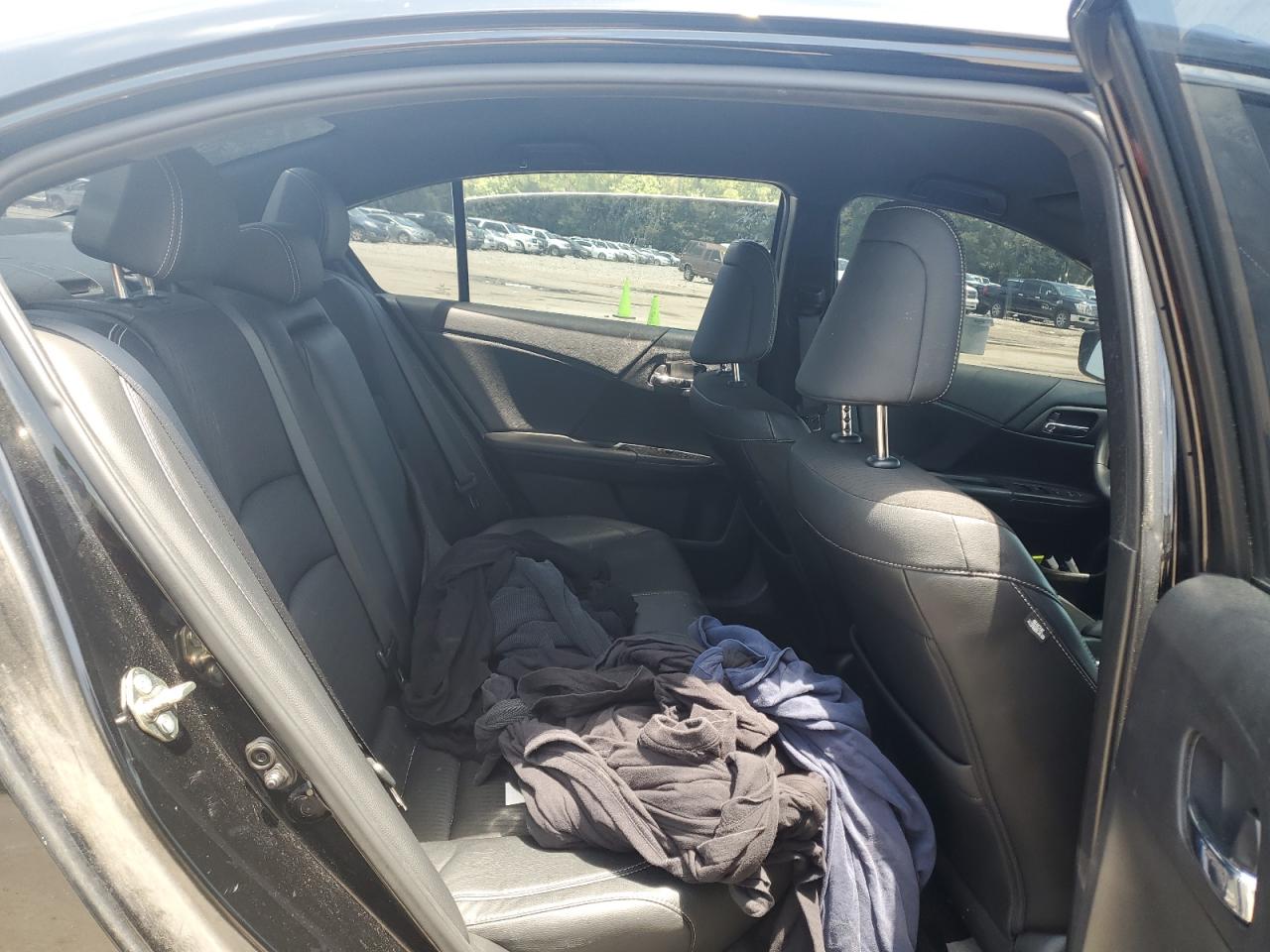 1HGCR2F52HA161586 HONDA ACCORD 2017