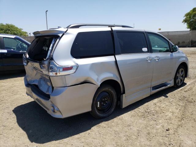 5TDXZ3DCXJS965943 2018 TOYOTA SIENNA, photo no. 3