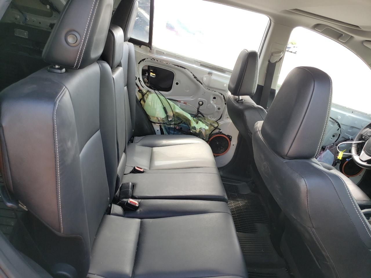 JTMDFREV7HJ701102 TOYOTA RAV4 2017