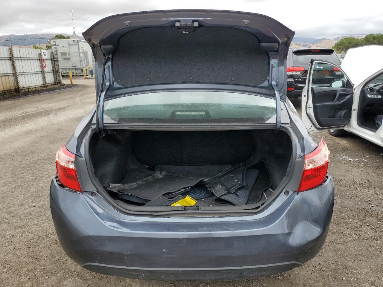 2T1BURHE2JC117149 TOYOTA COROLLA 2018