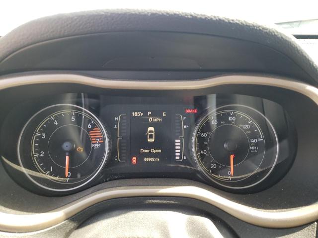 1C4PJLCB8JD589027 Jeep Cherokee Latitude