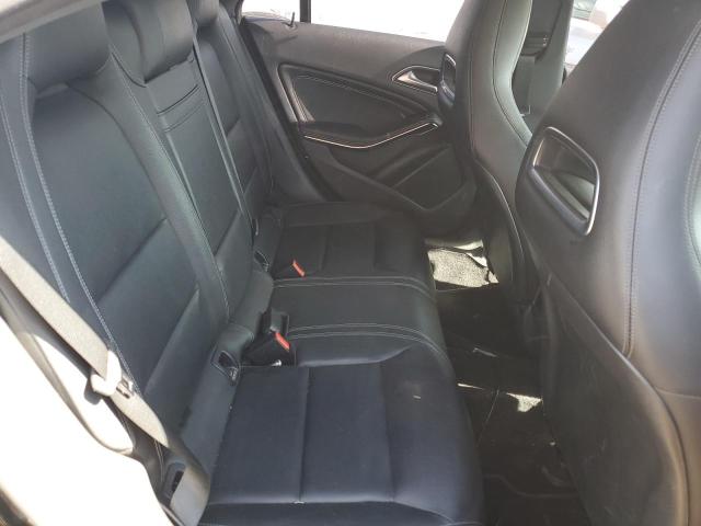 WDDSJ4GB6KN727563 Mercedes-Benz CLA 250 4MATIC
