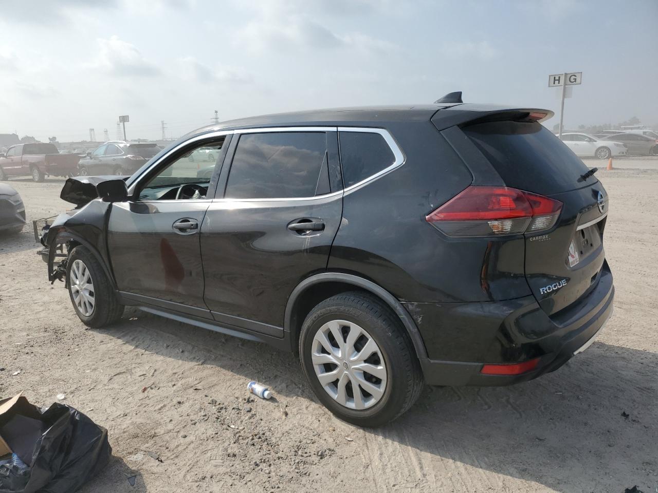 KNMAT2MT6JP555457 NISSAN ROGUE 2018
