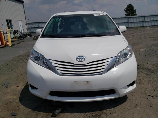 5TDKZ3DC8HS823546 Toyota SIENNA LE