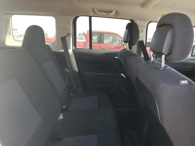 1C4NJPFA9GD543359 Jeep Patriot Latitude