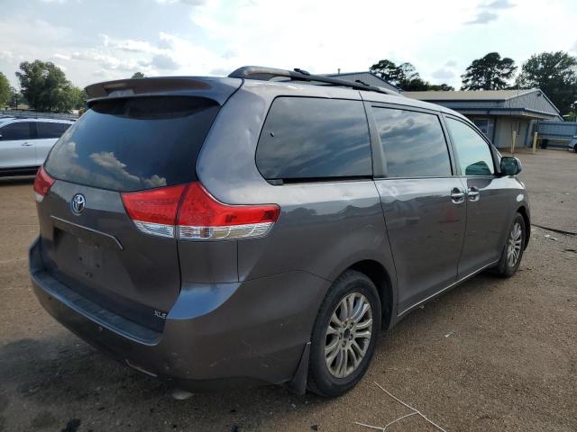 5TDYK3DC1ES454832 2014 TOYOTA SIENNA, photo no. 3