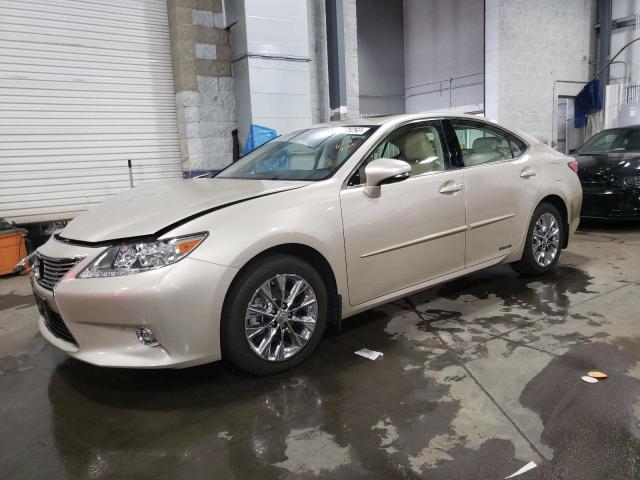 2015 Lexus ES 300h 