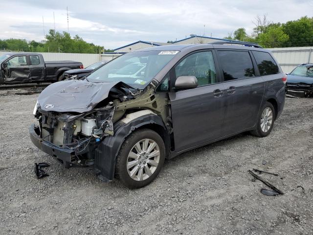 2013 Toyota Sienna XLE