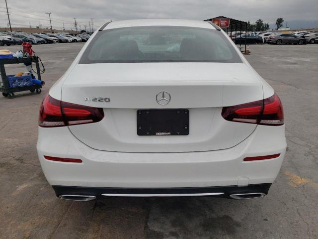 WDD3G4EB2KW022940 Mercedes-Benz A 220