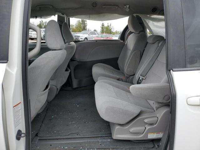 5TDKK3DC5GS695754 Toyota SIENNA LE