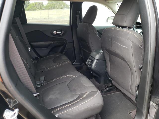 1C4PJLCB2GW303590 Jeep Cherokee Latitude