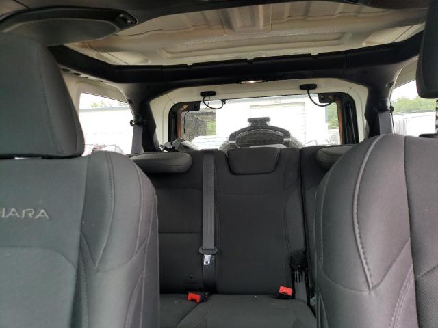 1C4HJXEG6JW289852 Jeep Wrangler Unlimited Sahara