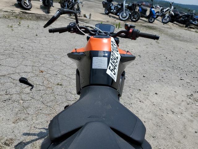 2022 KTM 890 DUKE R VBKTU9401NM833885
