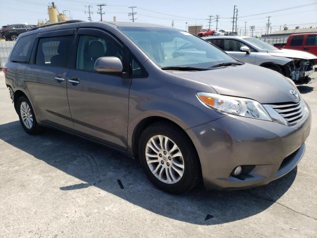 5TDYZ3DC9HS872216 Toyota SIENNA XLE