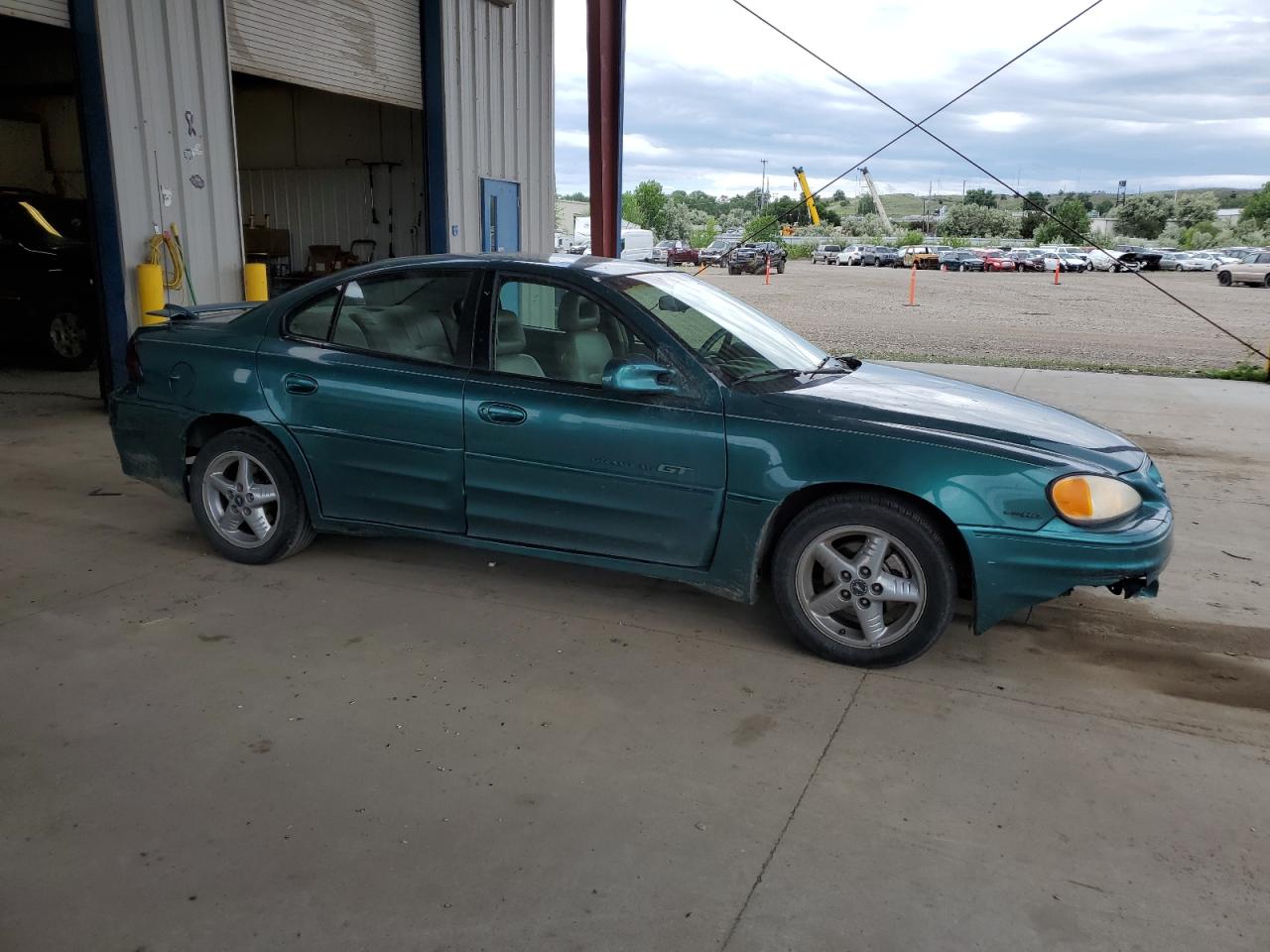 1999 Pontiac Grand Prix 2 Door - Michener Allen Auctioneering Ltd