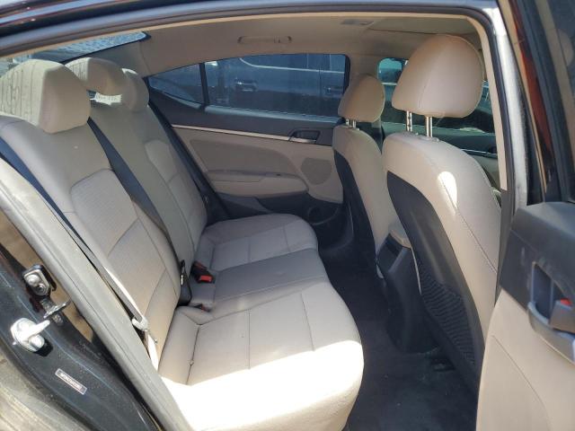 5NPD84LF8JH220802 Hyundai ELANTRA SEL
