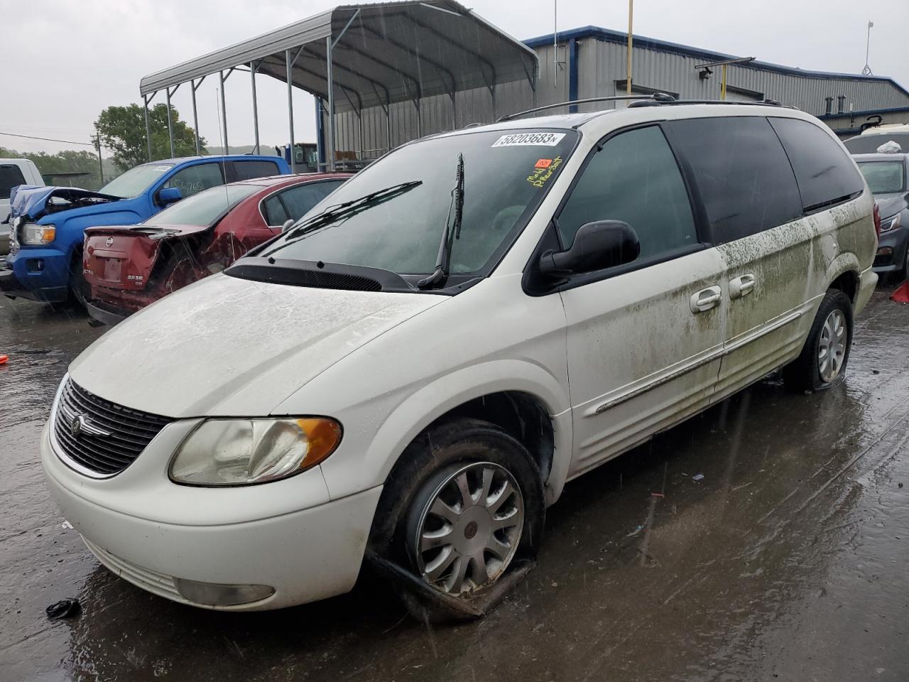 chrysler town and country 2003 white
