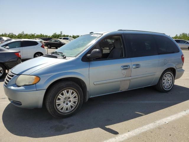 2005 Chrysler Town & Country LX