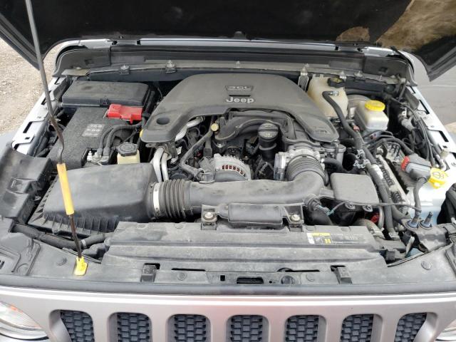 1C4HJXDG0JW125661 Jeep Wrangler Unlimited Sport