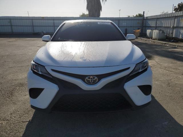 2018 TOYOTA CAMRY 4D 2 - 4T1B11HK0JU573035