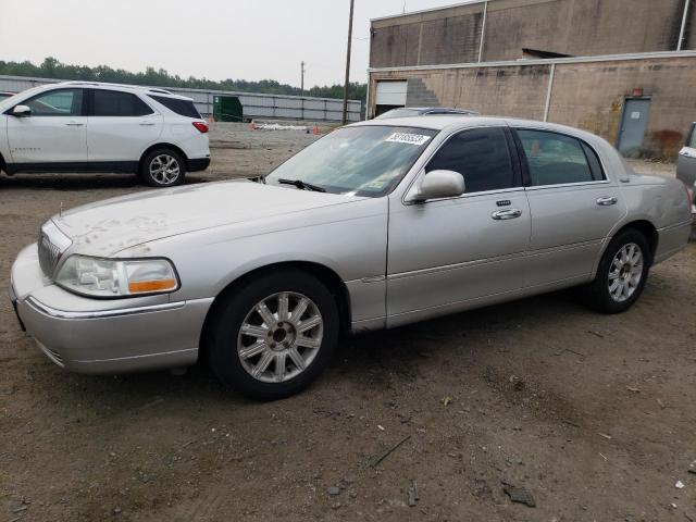 2010 Lincoln Town Car Signature Limited