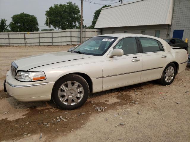 2004 Lincoln Town Car Ultimate