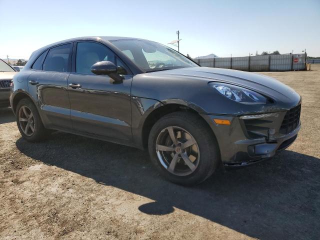 VIN WP1AA2A5XJLB25139 2018 Porsche Macan no.4