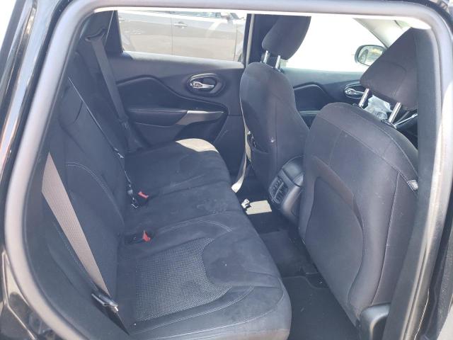 1C4PJLCXXKD266434 Jeep Cherokee Latitude