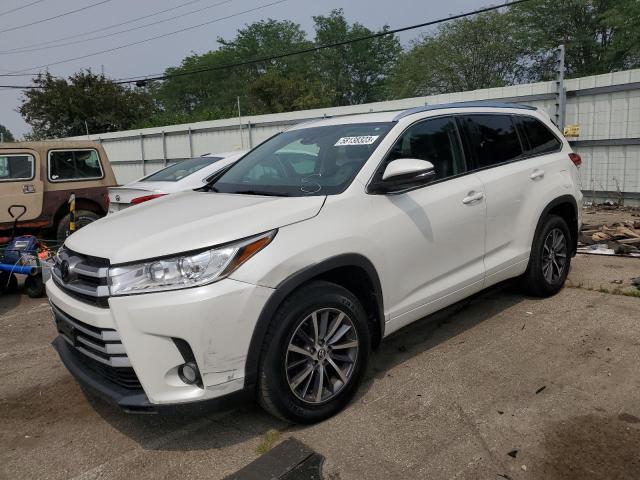 2017 Toyota Highlander SE