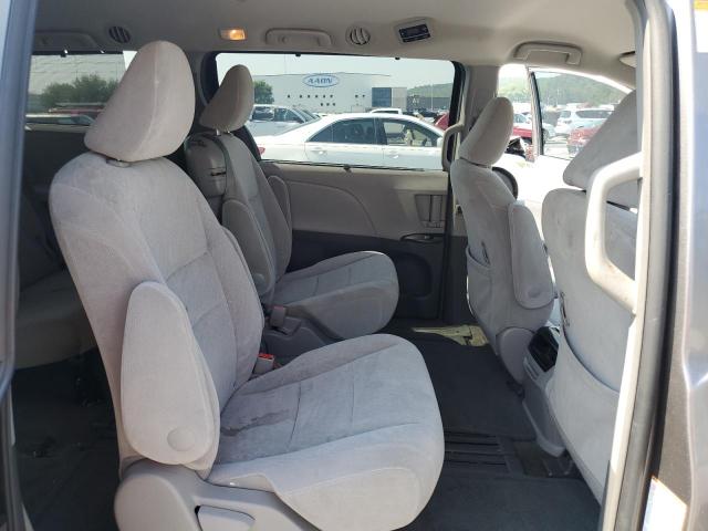 5TDKZ3DC5HS889908 Toyota SIENNA LE