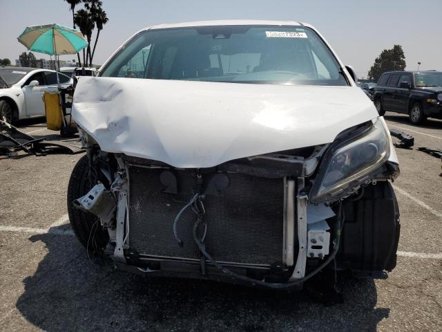 5TDXZ3DC4KS979368 2019 TOYOTA SIENNA, photo no. 5