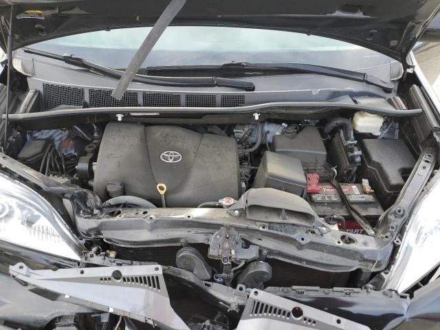 5TDYZ3DC2JS931208 Toyota SIENNA XLE
