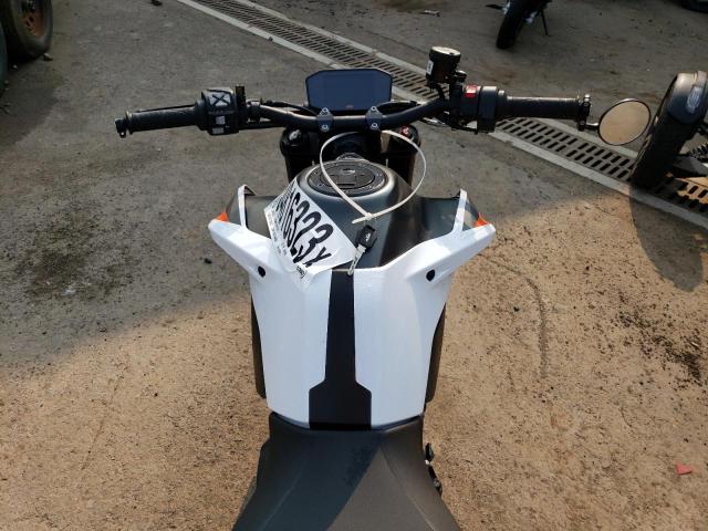 2021 KTM 890 DUKE R - VBKTU9407MM811050