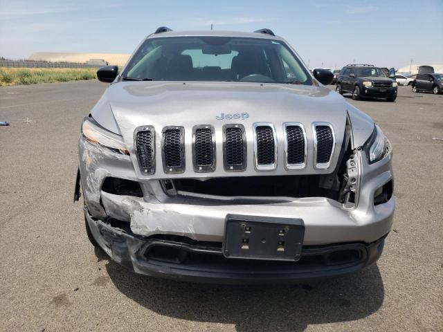 1C4PJMAB6GW117608 Jeep Cherokee Sport
