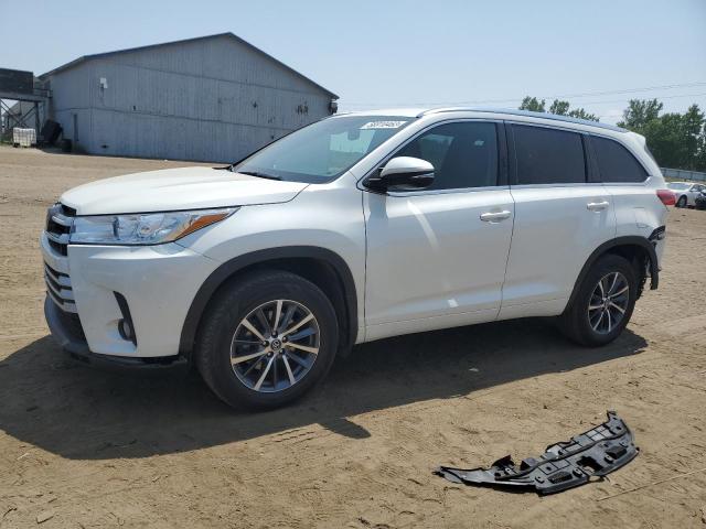 2017 Toyota Highlander SE