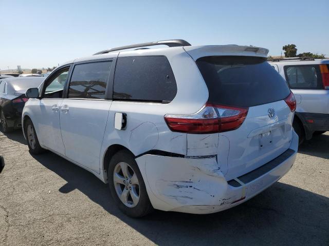 5TDKZ3DC5HS816036 2017 TOYOTA SIENNA, photo no. 2