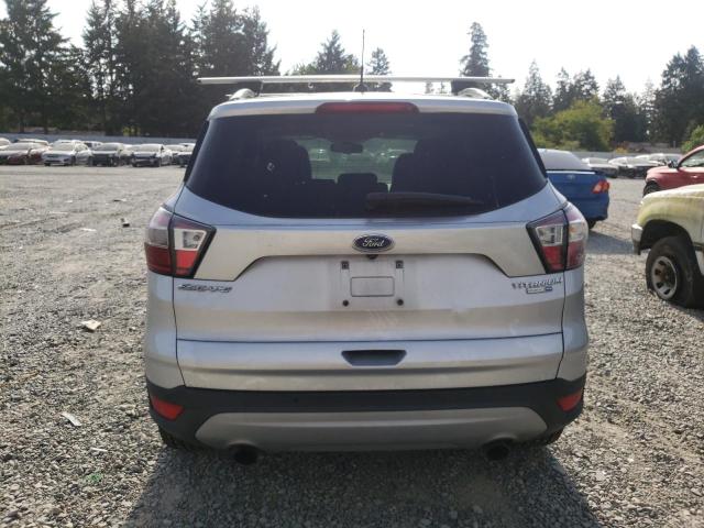 1FMCU9J98HUA95930 Ford Escape Titanium