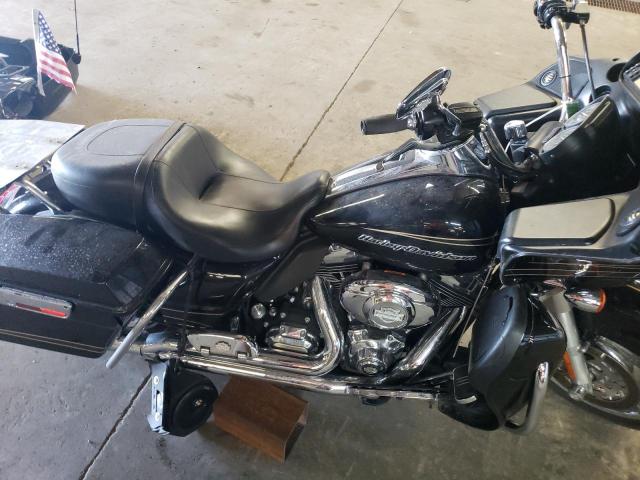 2011 HARLEY-DAVIDSON FLTRU 1HD1KGM12BB602026
