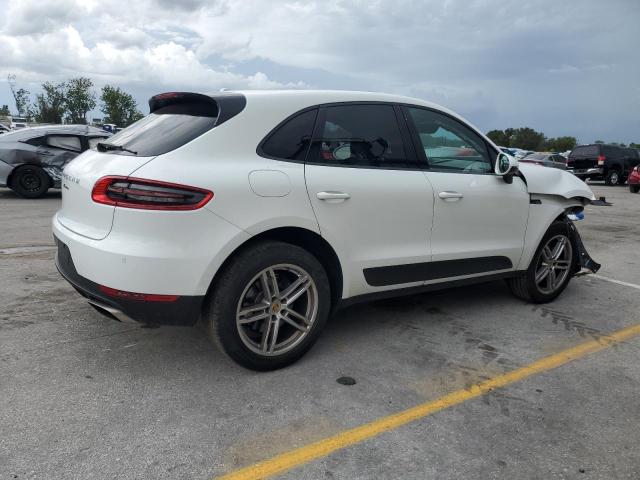 VIN WP1AA2A5XJLB10107 2018 Porsche Macan no.3