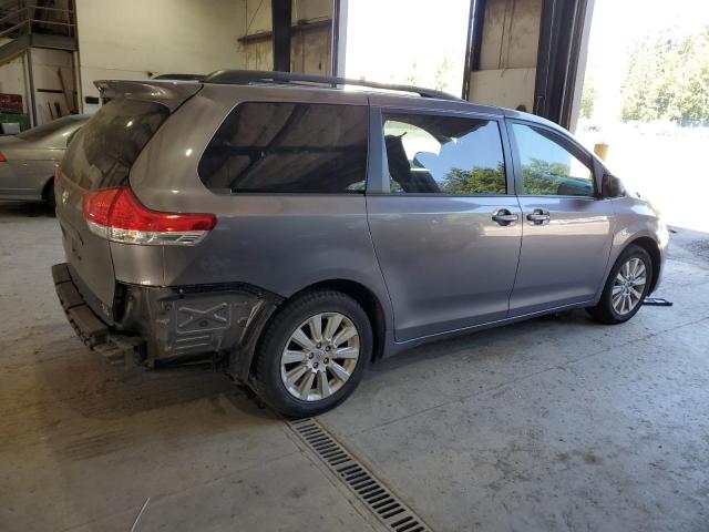 5TDDK3DC5ES092230 2014 TOYOTA SIENNA, photo no. 3