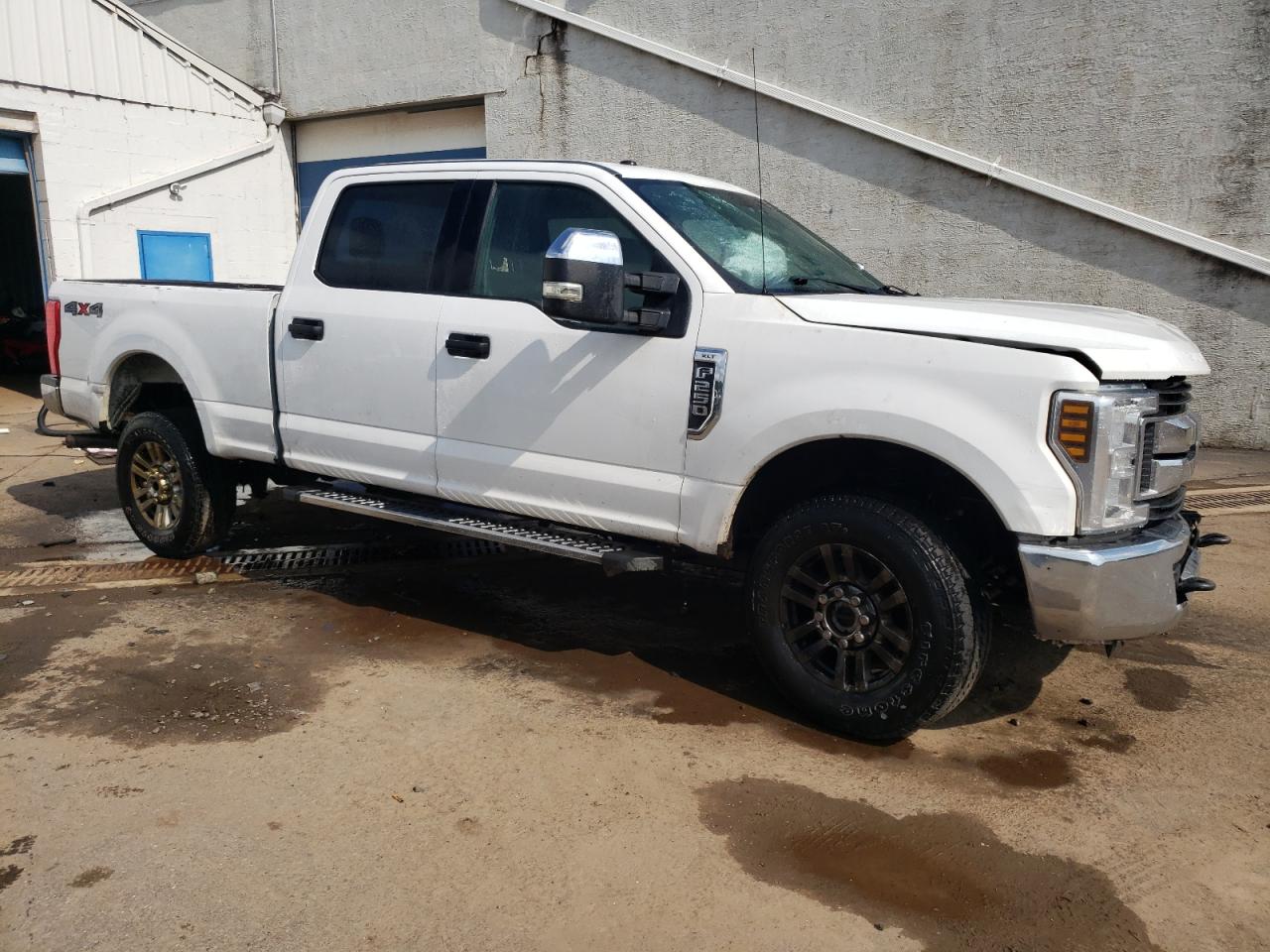 2018 Ford F250 Super Duty vin: 1FT7W2B62JEC43257