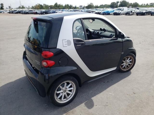 VIN WMEEJ9AA2FK831819 2015 Smart Fortwo no.3