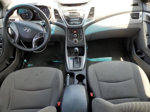 5NPDH4AE9GH697693 Hyundai ELANTRA SE