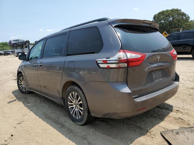 5TDYZ3DC4JS920923 2018 TOYOTA SIENNA, photo no. 2