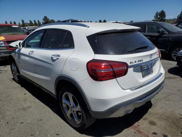WDCTG4GB1JJ477906 Mercedes-Benz Gla 250 4matic